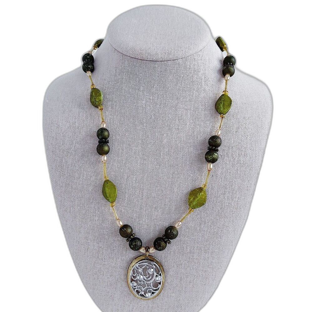 Green Beaded Silver Pendant Statement Necklace Bo… - image 1